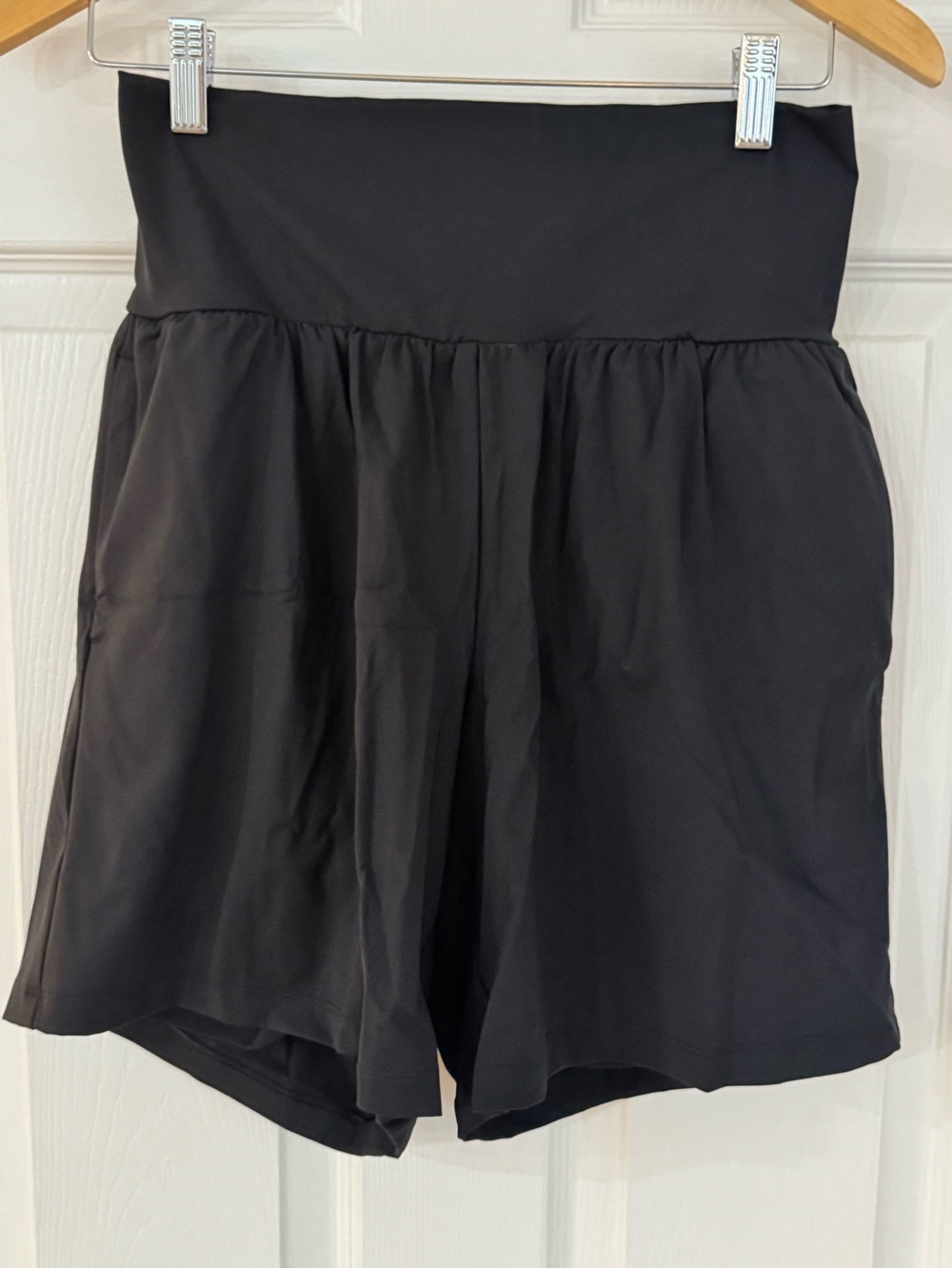 HALARA Black High-Waist Athletic Shorts